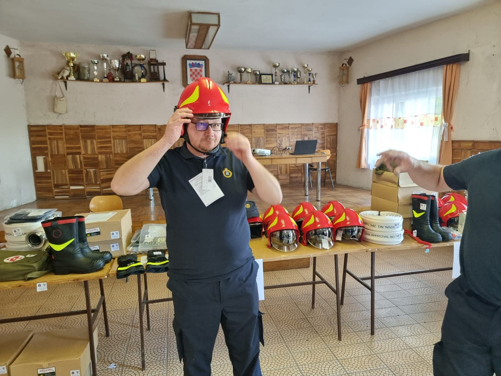 Nova vatrogasna kaciga za DVD Dropkovec