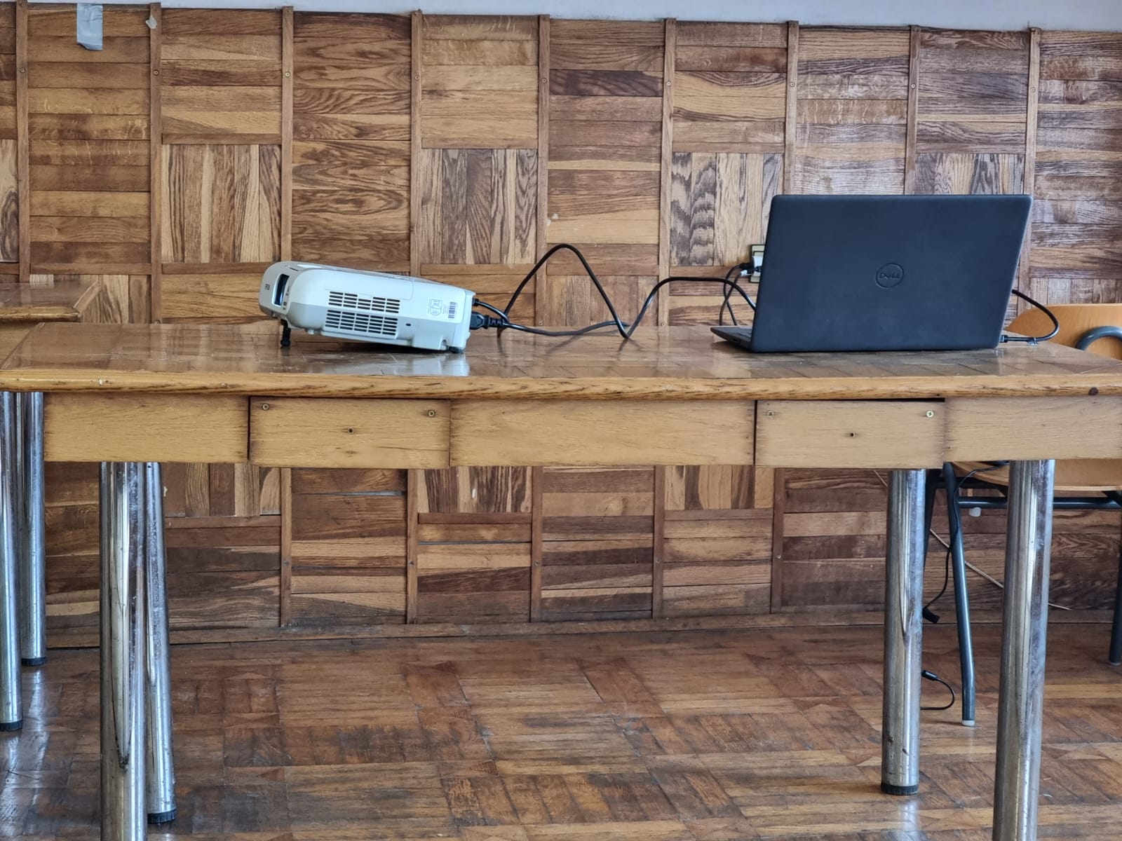 Donacija projektorskog sustava za DVD Dropkovec