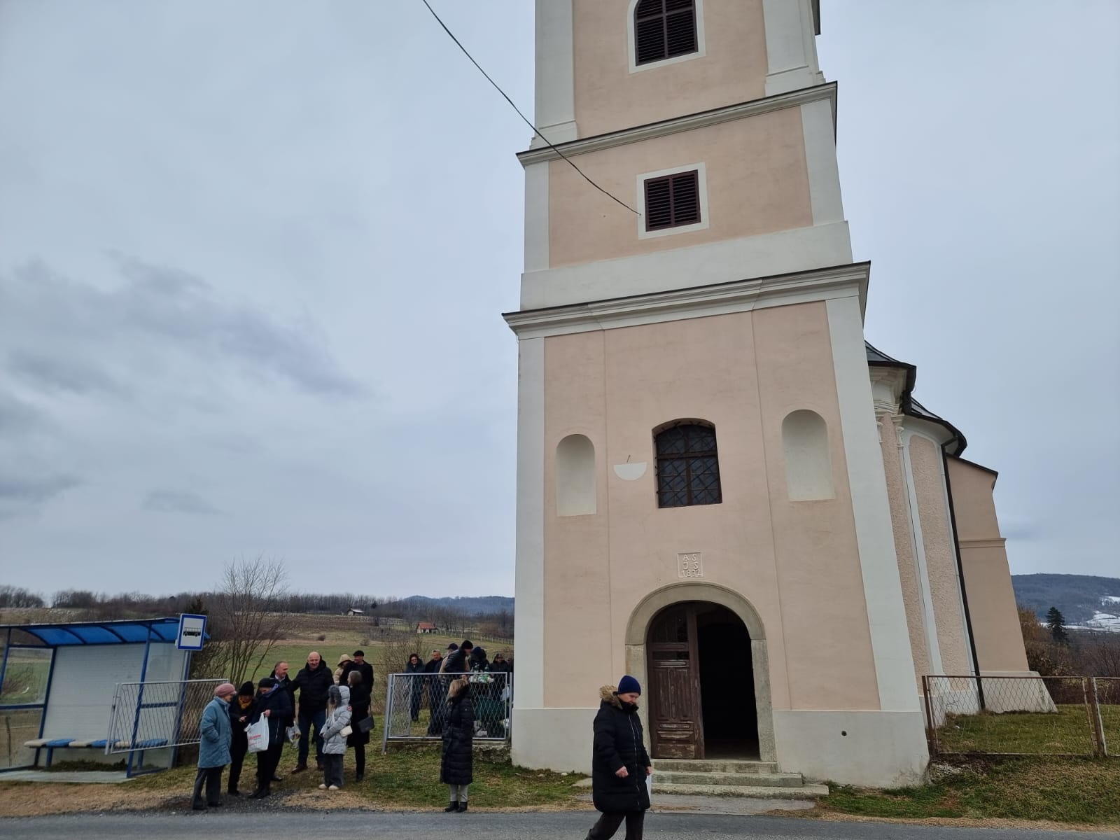 Crkva Sv. Franje Ksaverskog Izvana