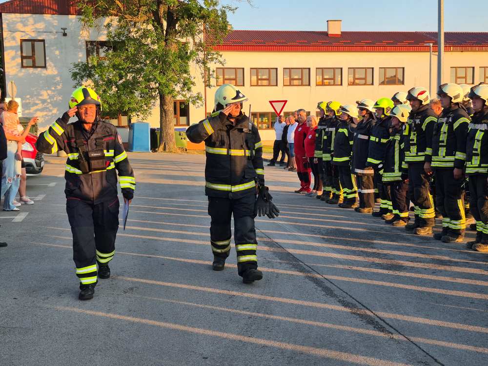 Vatrogasna oprema i vozila